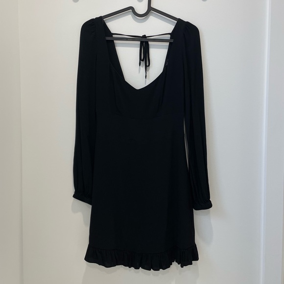 Dresses & Skirts - DYNAMITE black square neck dress